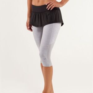 Lululemon Spin It To Win It Crop
Heathered Silver Slate / Black SIZE 6